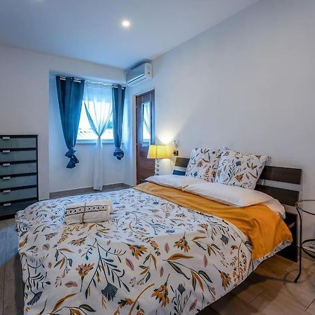Appartamento Borgo Antico Paruzzaro Luaran gambar